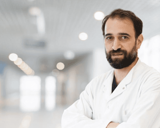 Baiser. Docteur. Muzaffer Bora Okar, [object Object]