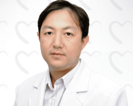Professeur adjoint. Docteur. Boonlert Viriyapak, [object Object]