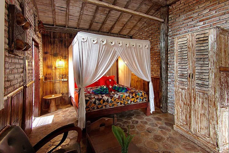 Private Superior Room in Santhiku Hotel (1 person)