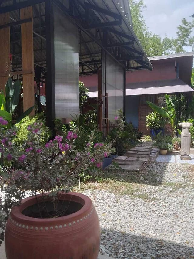 Blue Indigo Yoga Mekong Cambodge