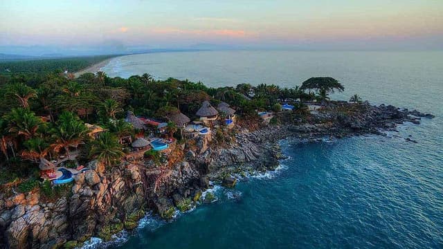 7 Hari 'Feel Your Flow' Yoga & Wellness Retreat di Nayarit, Mexico