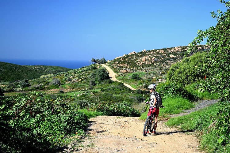 8 Jour de la journée de yoga et de montagne de montagne à l'Algarve, au Portugal