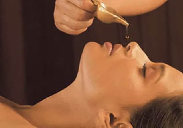 7 দিন আয়ুর্বেদ স্বাস্থ্য, নিরাময় এবং ভারতে সুখের জন্য পশ্চাদপসরণ