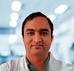 Docteur. Naveen Kumar Verma, [object Object]