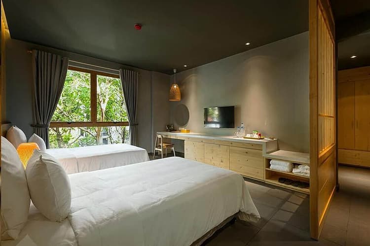 Shared Deluxe Room (2 persons)