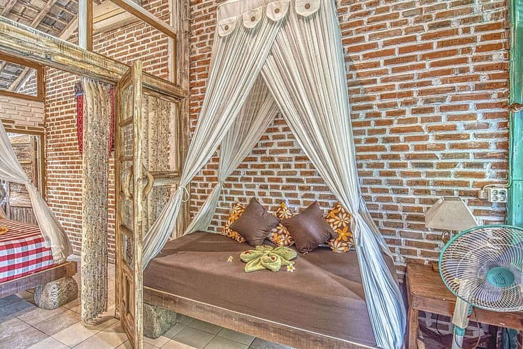 Chambre Standard avec AC à l'Hôtel Santhiku (3 pax)