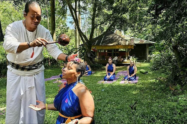 8 Journée de retraite de yoga pour le nettoyage émotionnel et la purification de l'énergie, Bali