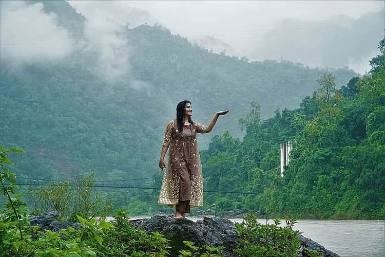 7 দিন রিফ্রেশিং জলপ্রপাত হাইকিং যোগব্যায়াম, ish ষিকেশ, ভারত