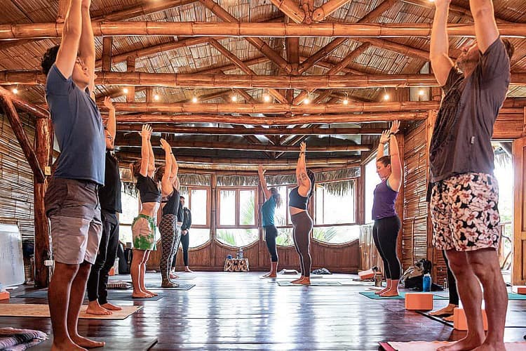 7 Jour "Bienvenue OM" Yoga et Holidays de surf en Equateur