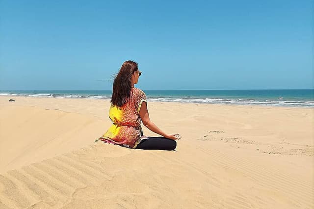 9 Yoga Sehari & Terokai Desert Retreat di Maghribi