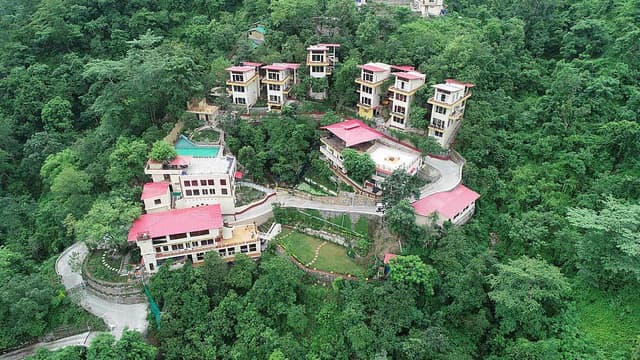 5 ቀን የሚያድስ Ayurveda Detox እና Yoga Retreat በሪሺኬሽ