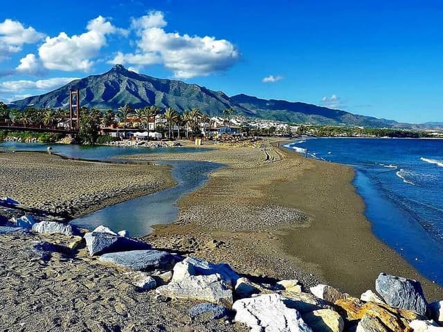 5 Day Wellness & Fitness Group Group Holiday في Marbella ، إسبانيا