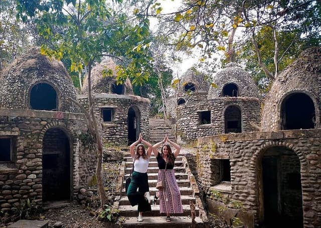 7 দিন রিফ্রেশিং জলপ্রপাত হাইকিং যোগব্যায়াম, ish ষিকেশ, ভারত