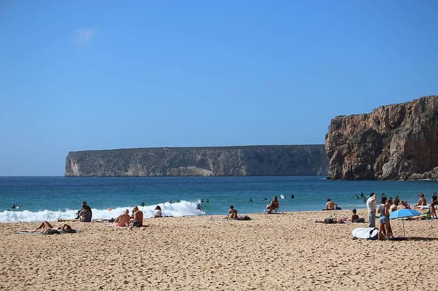 8 Day Rejuvenating Yoga at Surf Retreat sa Algarve, Portugal